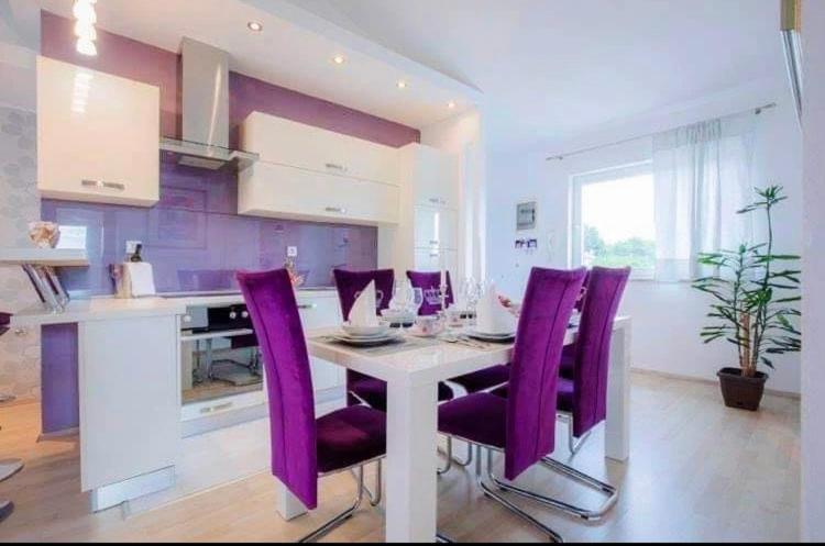 Apartman Stylish Suburb With Private Parking & Wifi, Between Centre And Brijuni Pristine Seaside