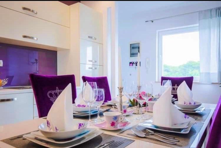 Stylish Suburb With Private Parking & Wifi, Between Centre And Brijuni Pristine Seaside *