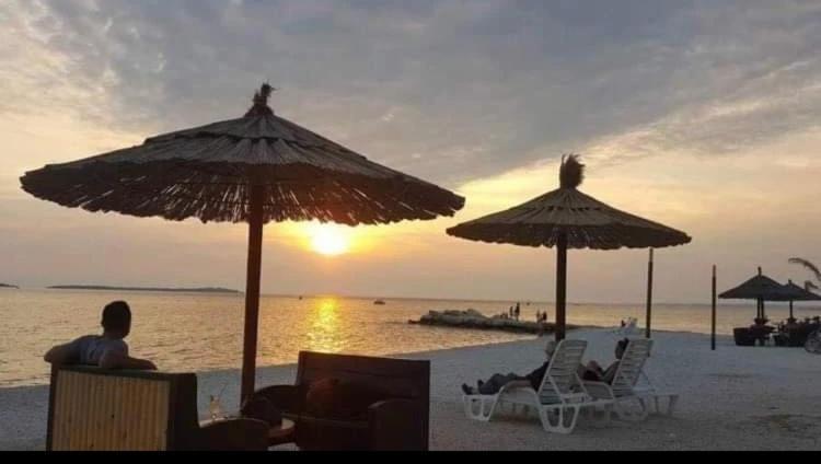 Stylish Suburb With Private Parking & Wifi, Between Centre And Brijuni Pristine Seaside * Pula